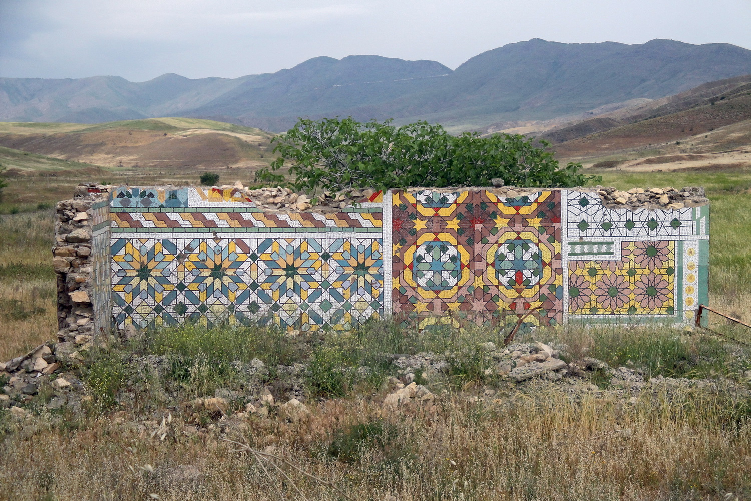 Bus stop, Jabrayil (Photo license: CC-BY-SA 3.0)
